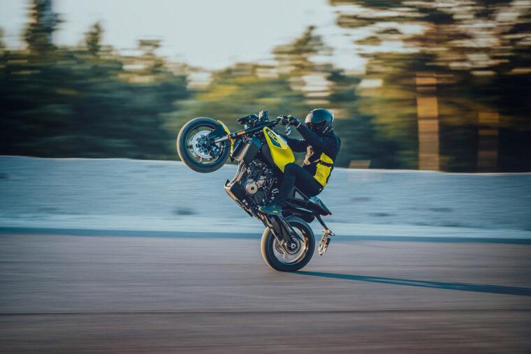 Husqvarna-Vitpilen-801-2025-accion23