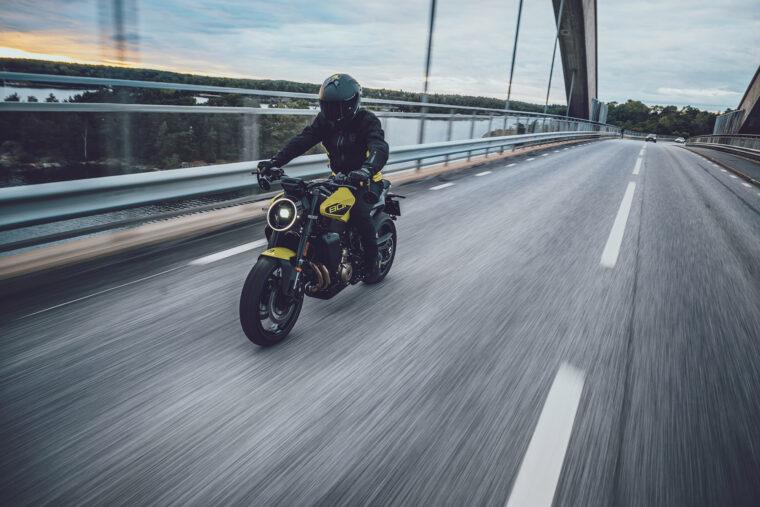 Husqvarna-Vitpilen-801-2025-accion30