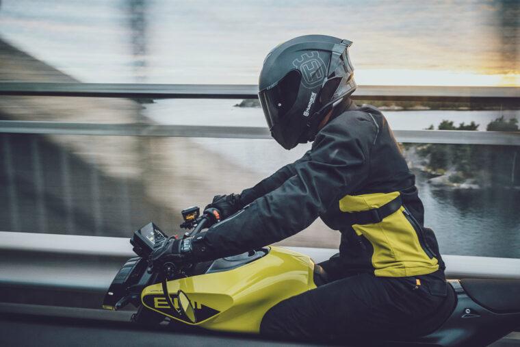 Husqvarna-Vitpilen-801-2025-accion33