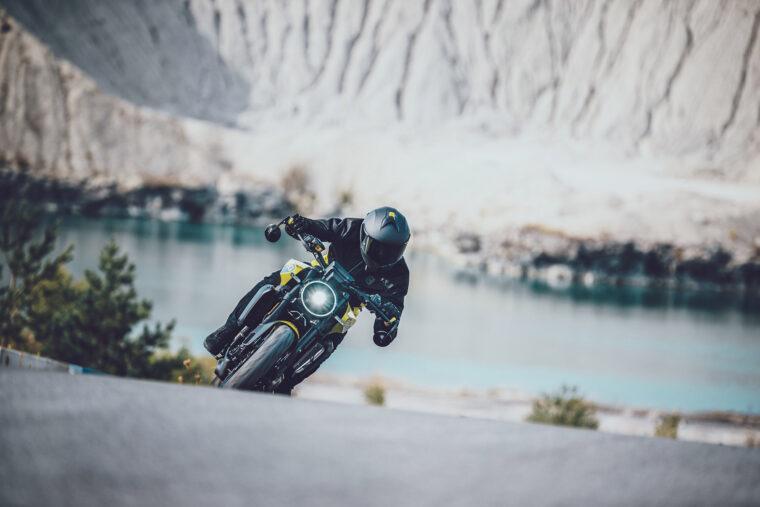 Husqvarna-Vitpilen-801-2025-accion34