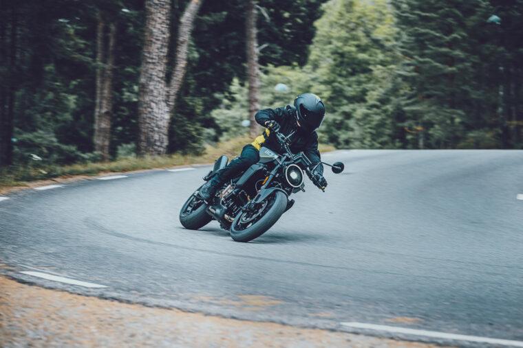 Husqvarna-Vitpilen-801-2025-accion47