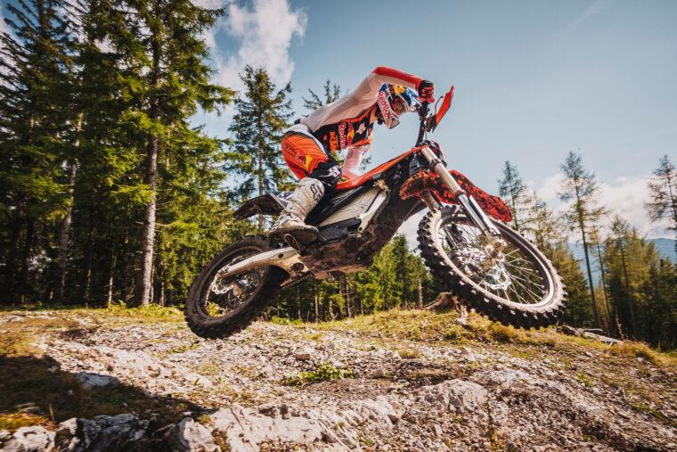 KTM-Freeride-E-2025-accion10