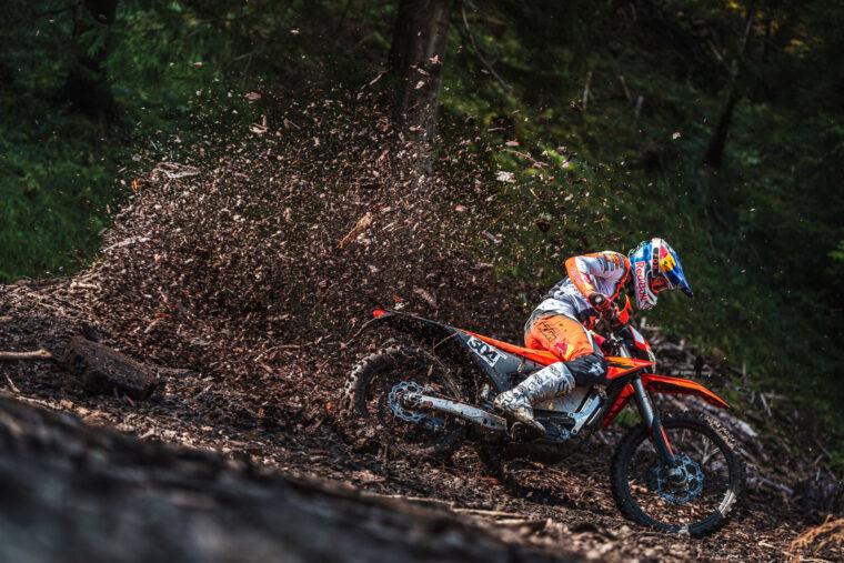 KTM-Freeride-E-2025-accion2