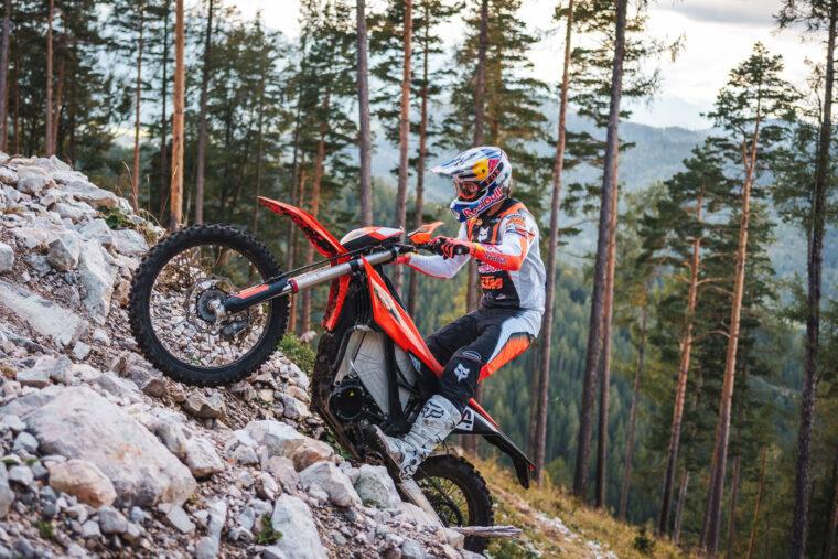 KTM-Freeride-E-2025-accion73