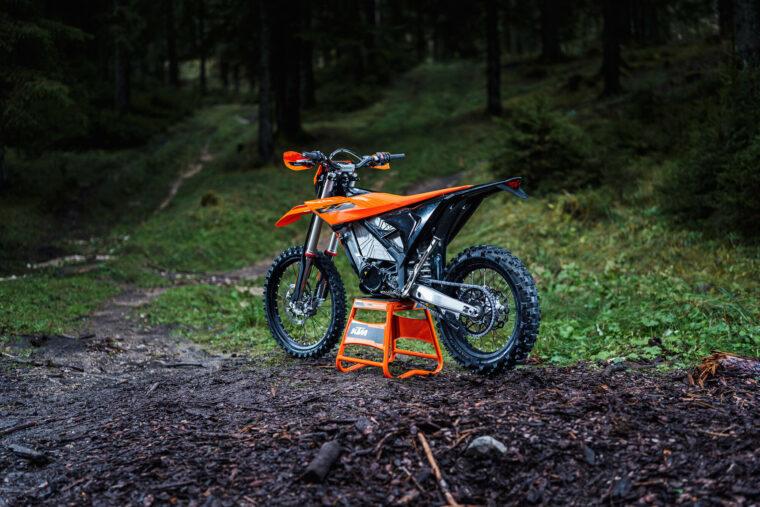 KTM-Freeride-E-2025-estaticas47
