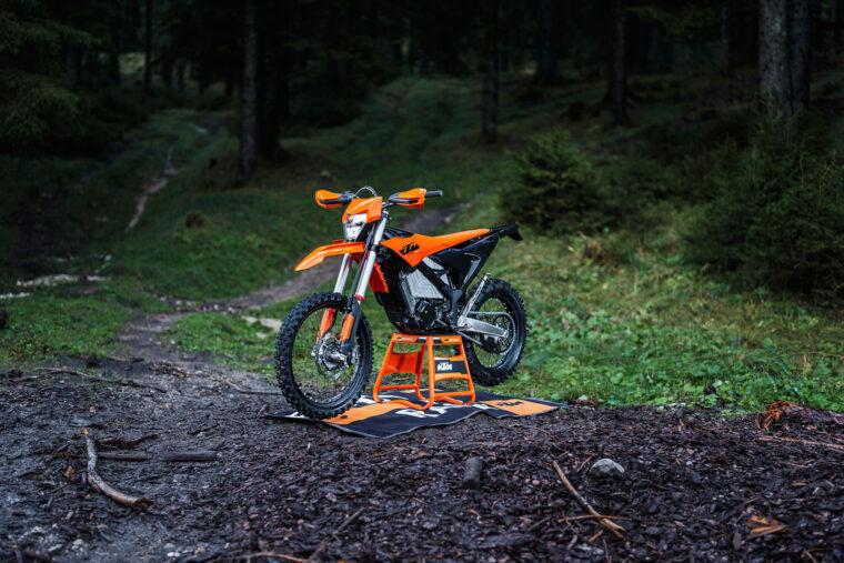 KTM-Freeride-E-2025-estaticas50