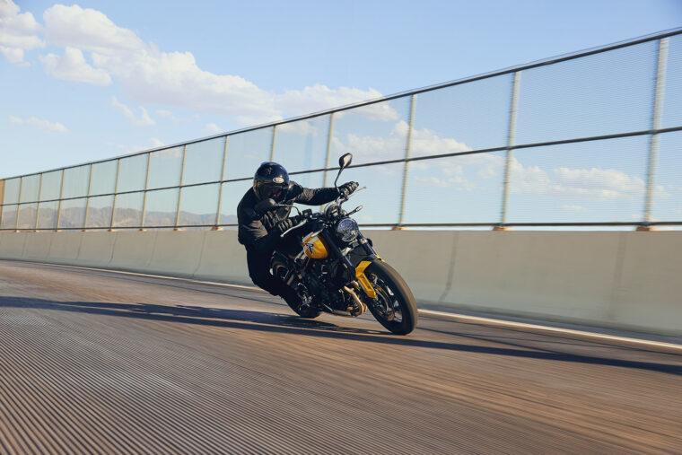 Triumph-Trident-660-2025-accion-10