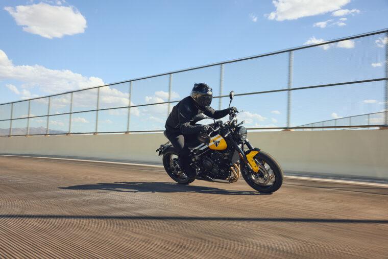 Triumph-Trident-660-2025-accion-15