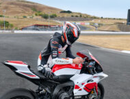 La gama supersport de Yamaha se viste de blanco y rojo por su 70º Aniversario 20 Yamaha R9 2026 accion56