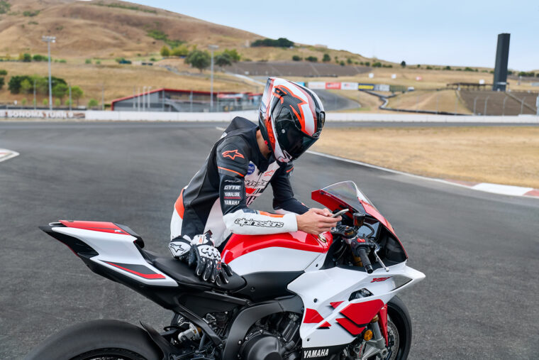 Yamaha-R9-2026-accion56