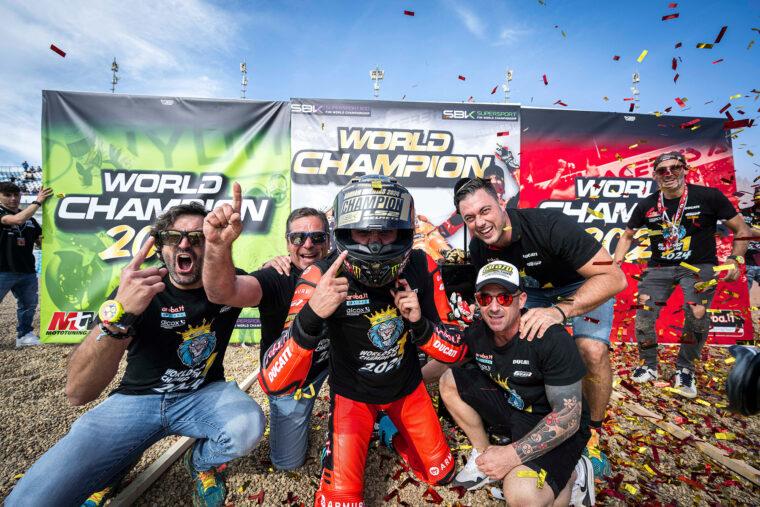 adrian-huertas-campeon-mundo-supersport-2024 (2)