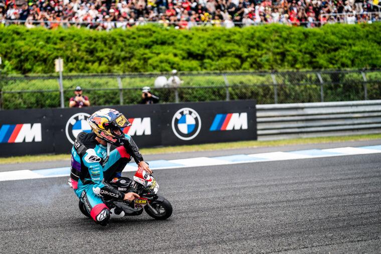 david-alonso-campeon-mundo-moto3-2024 (11)