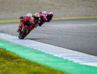 Bagnaia contiene a un gran Martín para rematar el doblete en Motegi 2 pecco bagnaia victoria motogp japon (4)