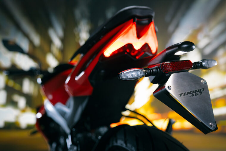 Aprilia-Tuono-457-2025-detalles1