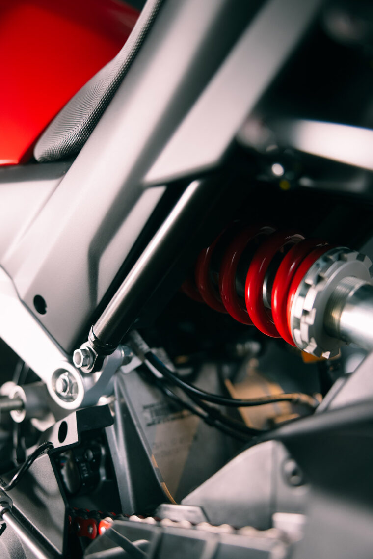 Aprilia-Tuono-457-2025-detalles10