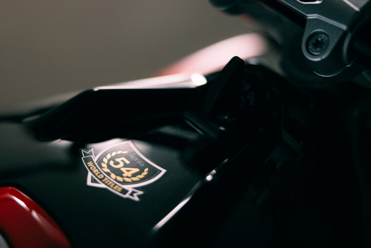 Aprilia-Tuono-457-2025-detalles12