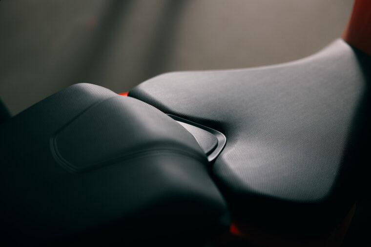 Aprilia-Tuono-457-2025-detalles14