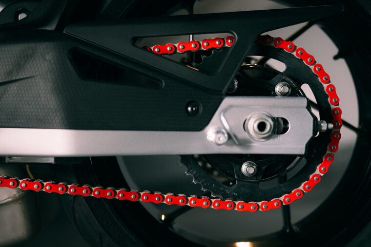 Aprilia-Tuono-457-2025-detalles17