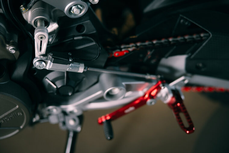 Aprilia-Tuono-457-2025-detalles19