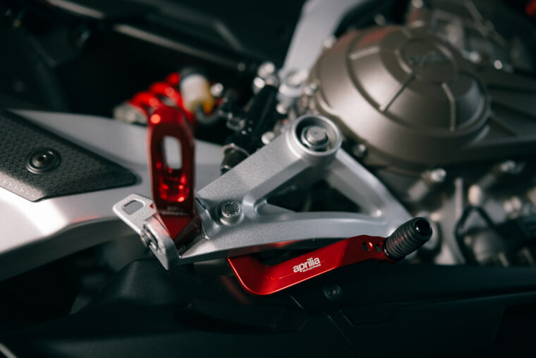 Aprilia-Tuono-457-2025-detalles32