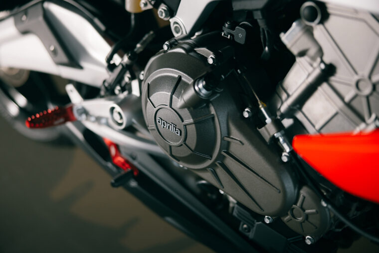 Aprilia-Tuono-457-2025-detalles37