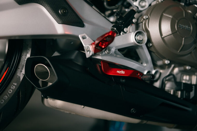 Aprilia-Tuono-457-2025-detalles41