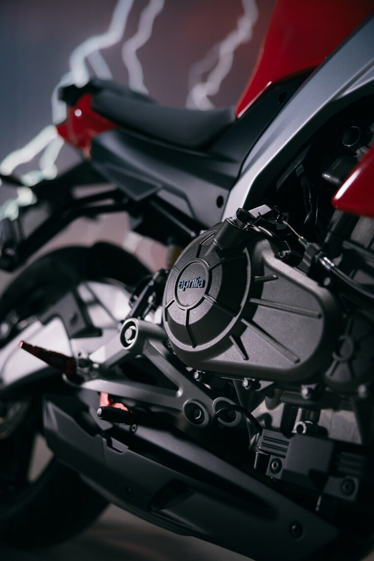 Aprilia-Tuono-457-2025-detalles46
