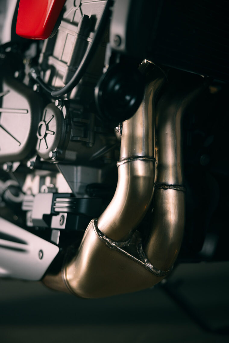 Aprilia-Tuono-457-2025-detalles8