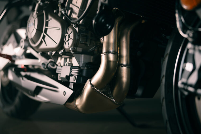 Aprilia-Tuono-457-2025-detalles9