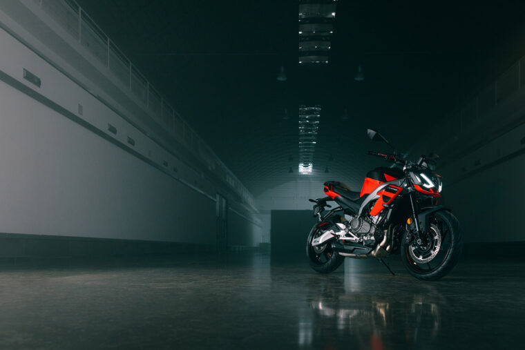 Aprilia-Tuono-457-2025-estaticas5