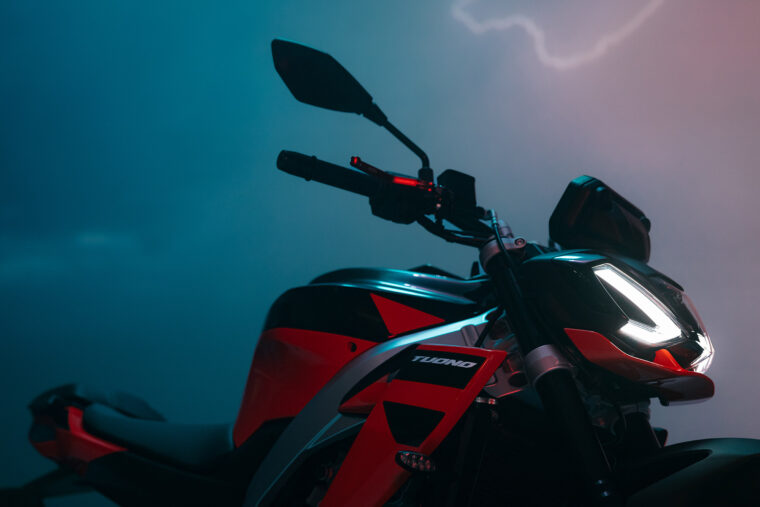 Aprilia-Tuono-457-2025-estaticas8