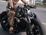 Benda Napoleon Bob 250 y motor híbrido como novedades de la marca mostrada en el EICMA 2024 17 Benda Napoleon Bob 250 2025 accion3