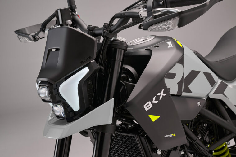 Benelli-BKX-125-S-2025-detalles3