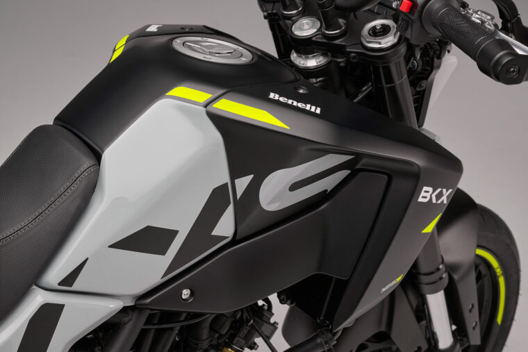 Benelli-BKX-125-S-2025-detalles4