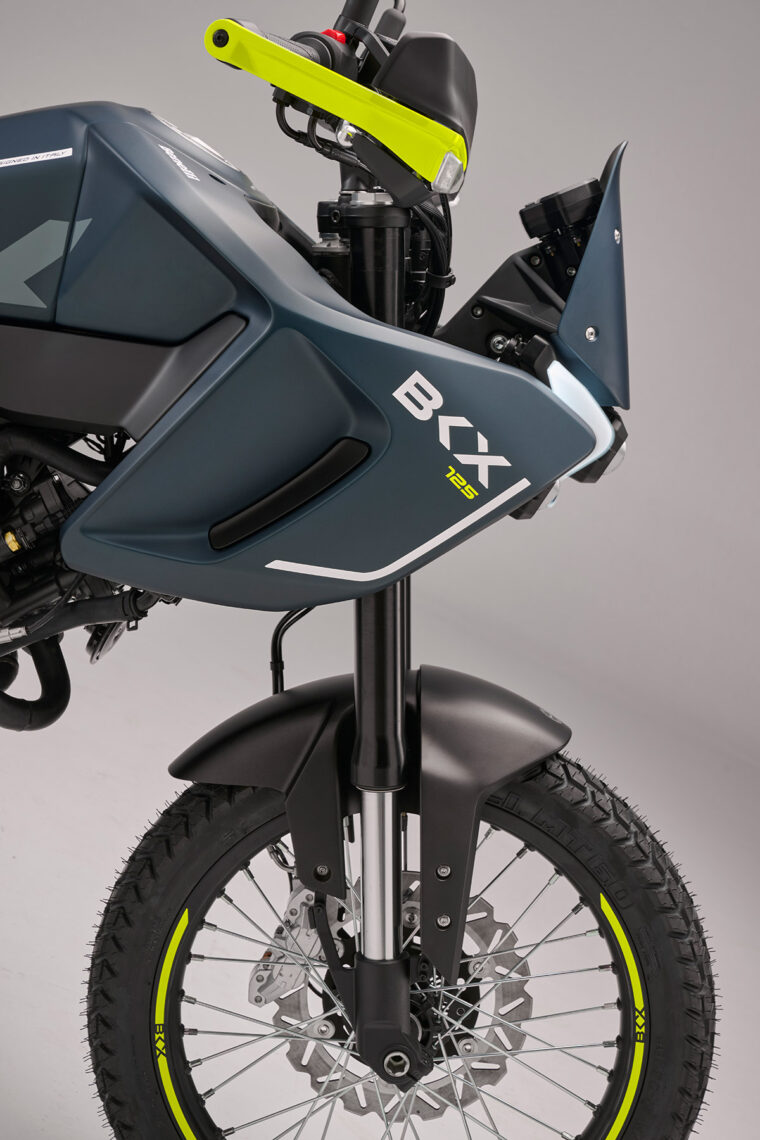 Benelli-BKX-125-detalles1