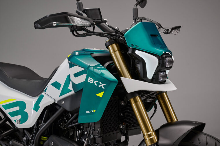 Benelli-BKX-300-S-2025-detalles4