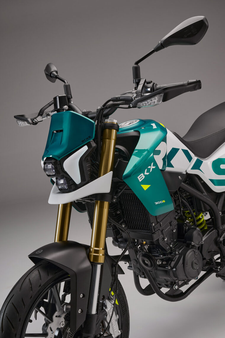 Benelli-BKX-300-S-2025-detalles5