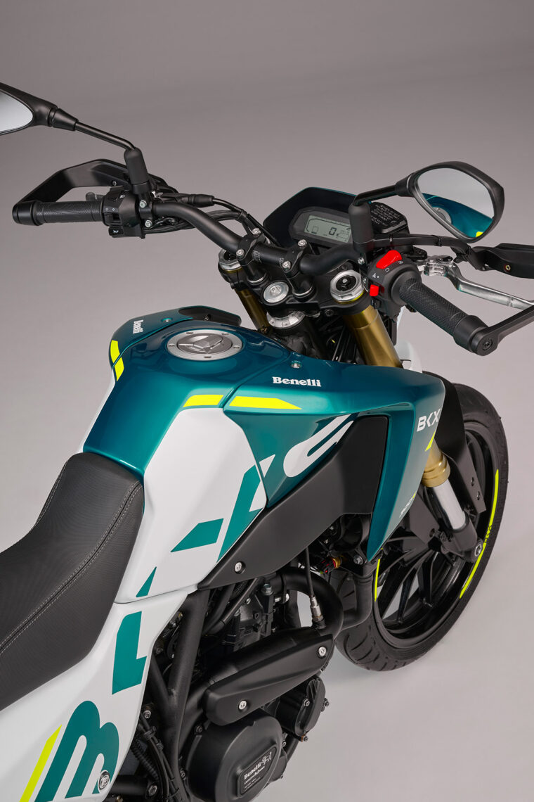 Benelli-BKX-300-S-2025-detalles8