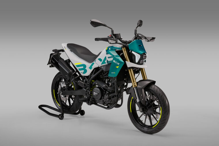 Benelli BKX 300 S 2025 estudio4