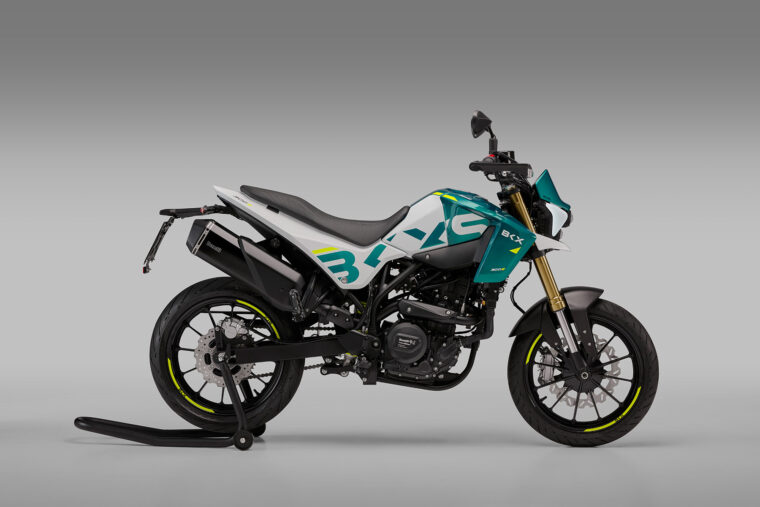 Benelli-BKX-300-S-2025-estudio5