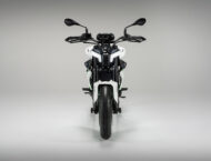 Benelli Naked Twin 500 2025 estudio2