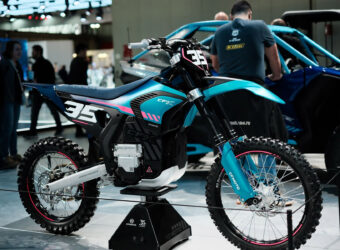 CFMoto en el EICMA 2024: ¡Tricilíndricas 675, motocross eléctrica, brutal prototipo de superdeportiva y el motor V4 de 212 cv! 20 CFMoto CF X Concept EICMA 2