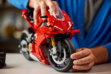 Ducati Panigale V4 S LEGO Technic 1