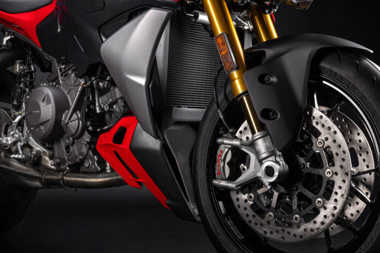 Ducati-Streetfighter-V2-S-2025-estudio14