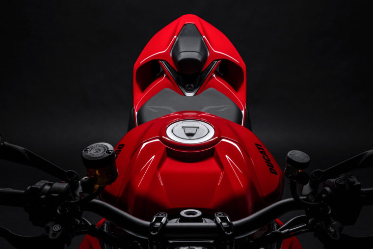 Ducati-Streetfighter-V2-S-2025-estudio15