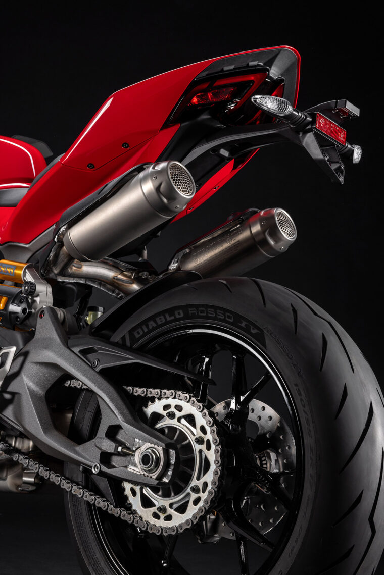 Ducati-Streetfighter-V2-S-2025-estudio17