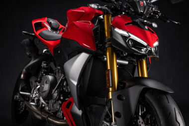 Ducati Streetfighter V2 S 2025 estudio18