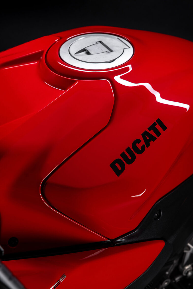 Ducati-Streetfighter-V2-S-2025-estudio19