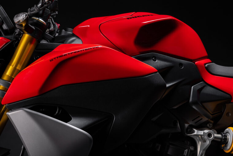 Ducati-Streetfighter-V2-S-2025-estudio20