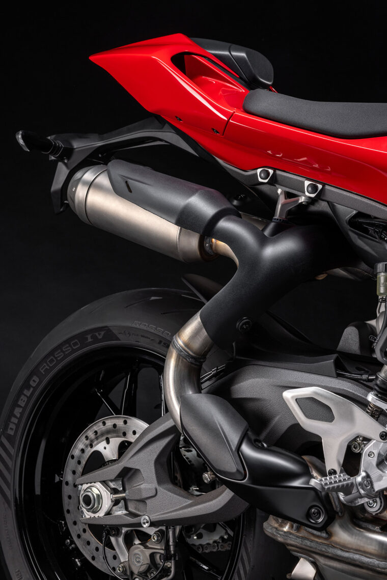 Ducati-Streetfighter-V2-S-2025-estudio21